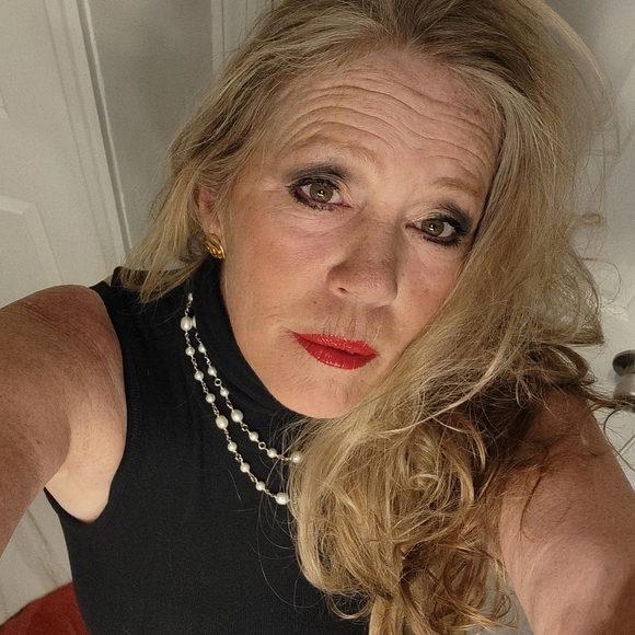 preloved luxury bags at the lowest price possible- payment plan friendly! - Picture 5 of 11